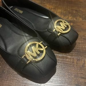 MICHAEL KORS flat pumps